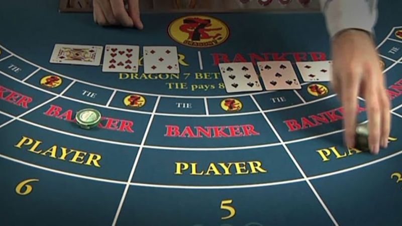Baccarat online là một trò chơi không chỉ dựa vào may mắn mà còn yêu cầu người chơi phải nắm vững quy tắc