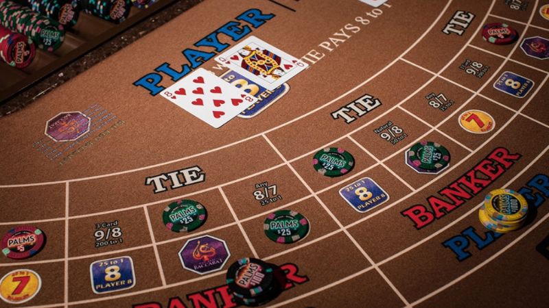 Một trong những yếu tố quan trọng bạn cần nắm vững khi chơi Baccarat là giá trị của các lá bài